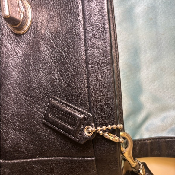 Vintage y2k Coach Black Leather Clutch with Silver Clasp - Picture 6 of 6